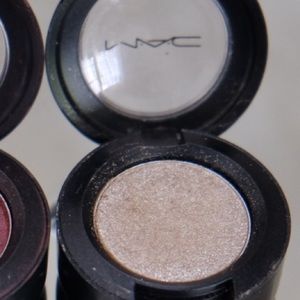 On Hold- Retrospeck MAC eyeshadow